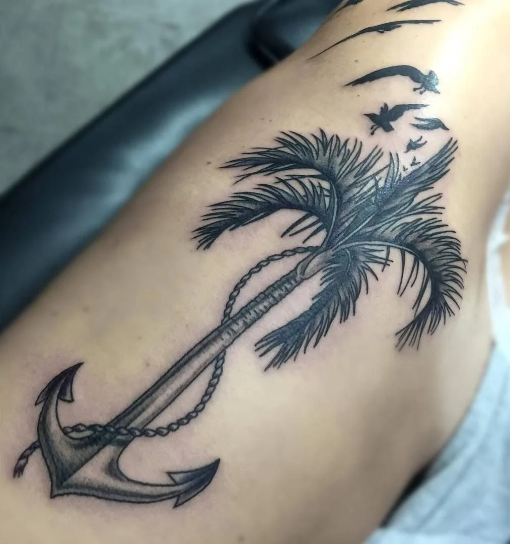 tatuajes de palmeras con anclas