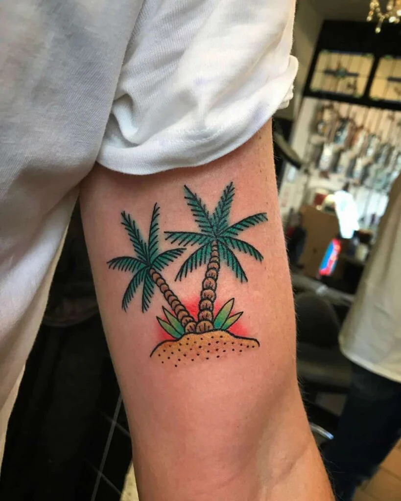 tatuajes de palmeras en el brazo
