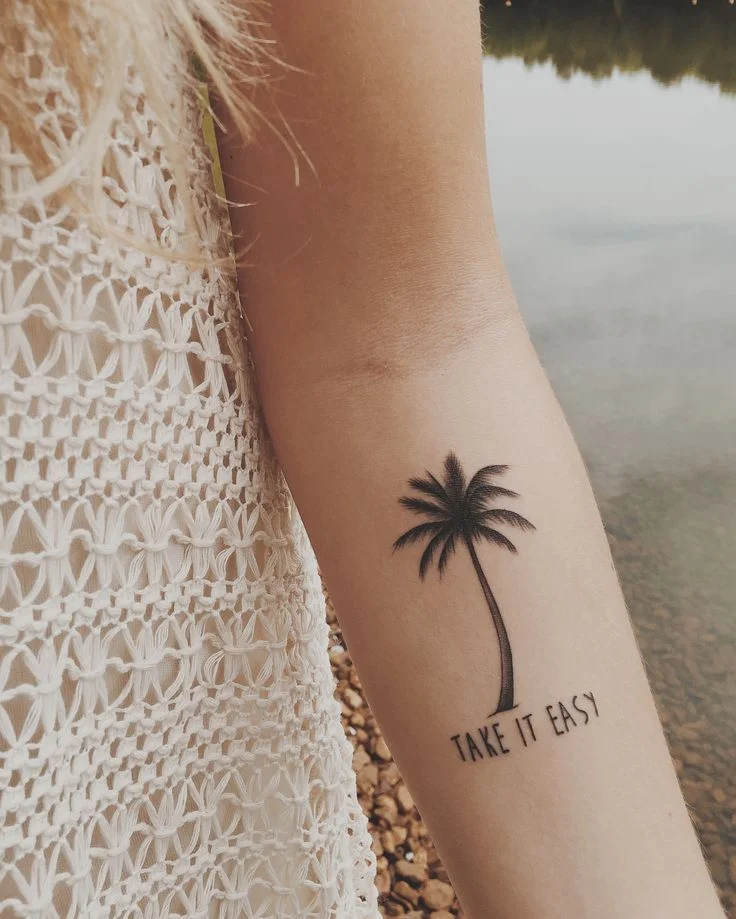 tatuajes de palmeras para mujeres