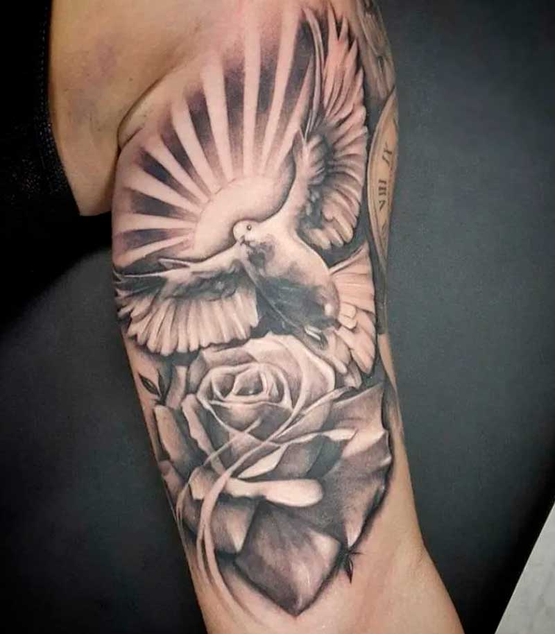 tatuajes de palomas para hombres 23