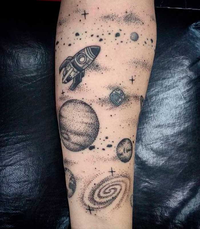 tatuajes de planetas para caballeros