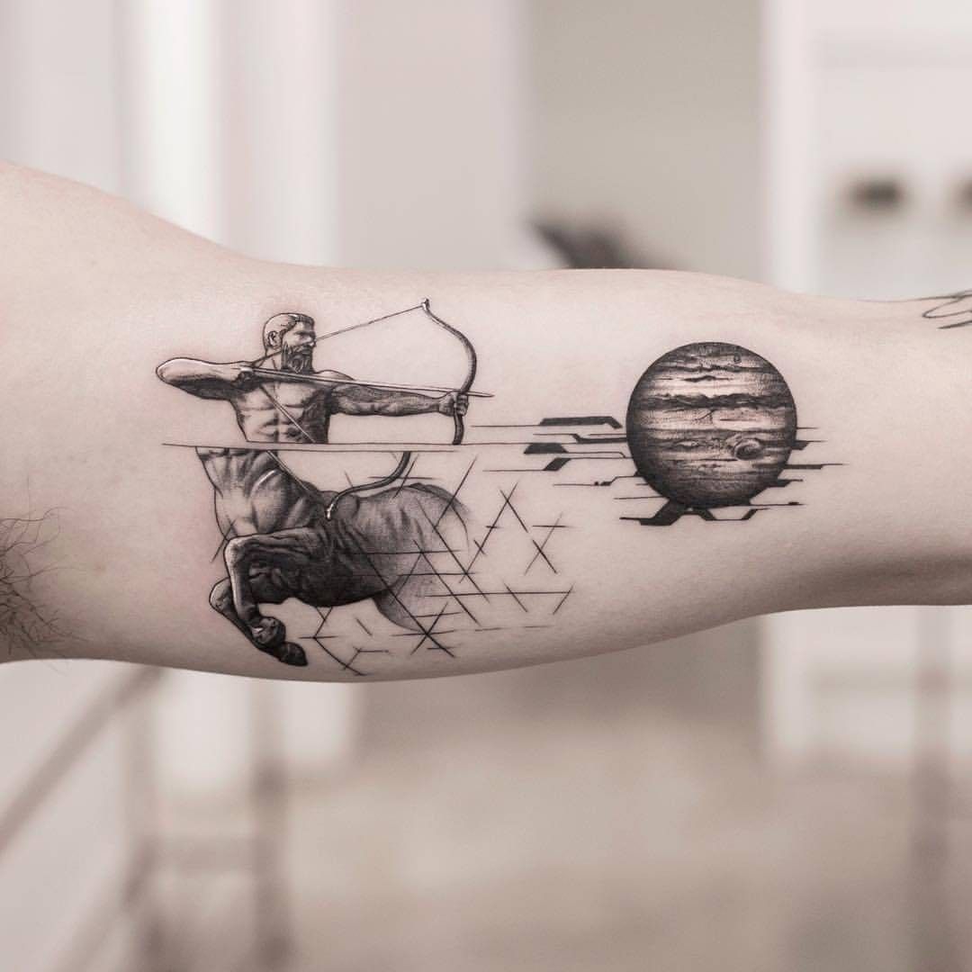 tatuajes de planetas para hombres 18