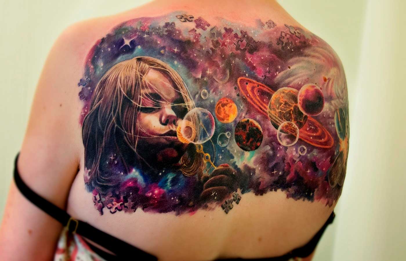 tatuajes de planetas para mujeres 17