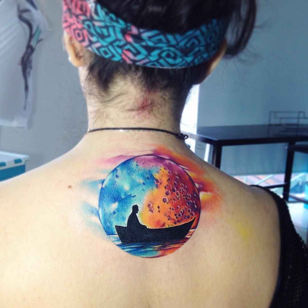 tatuajes de planetas para mujeres 8