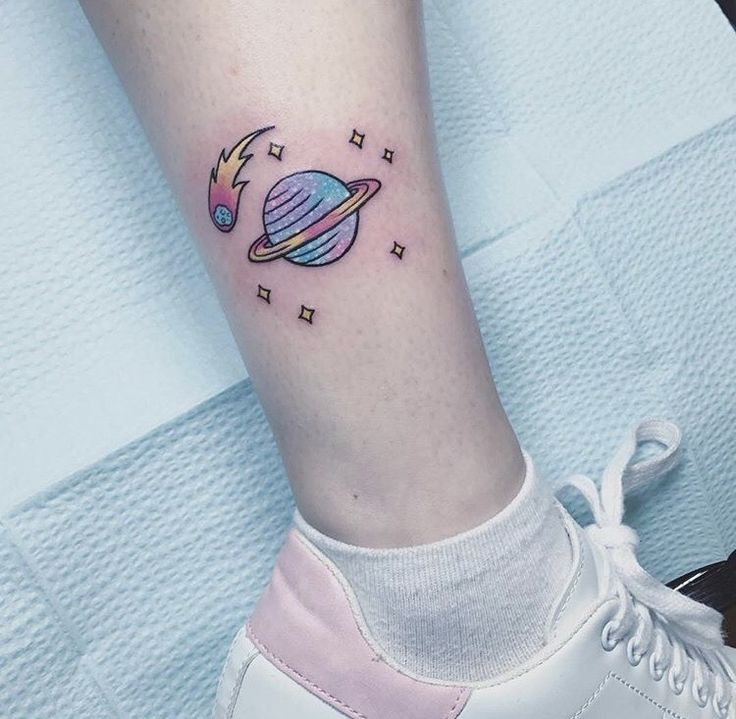 tatuajes de planetas pequenos 19