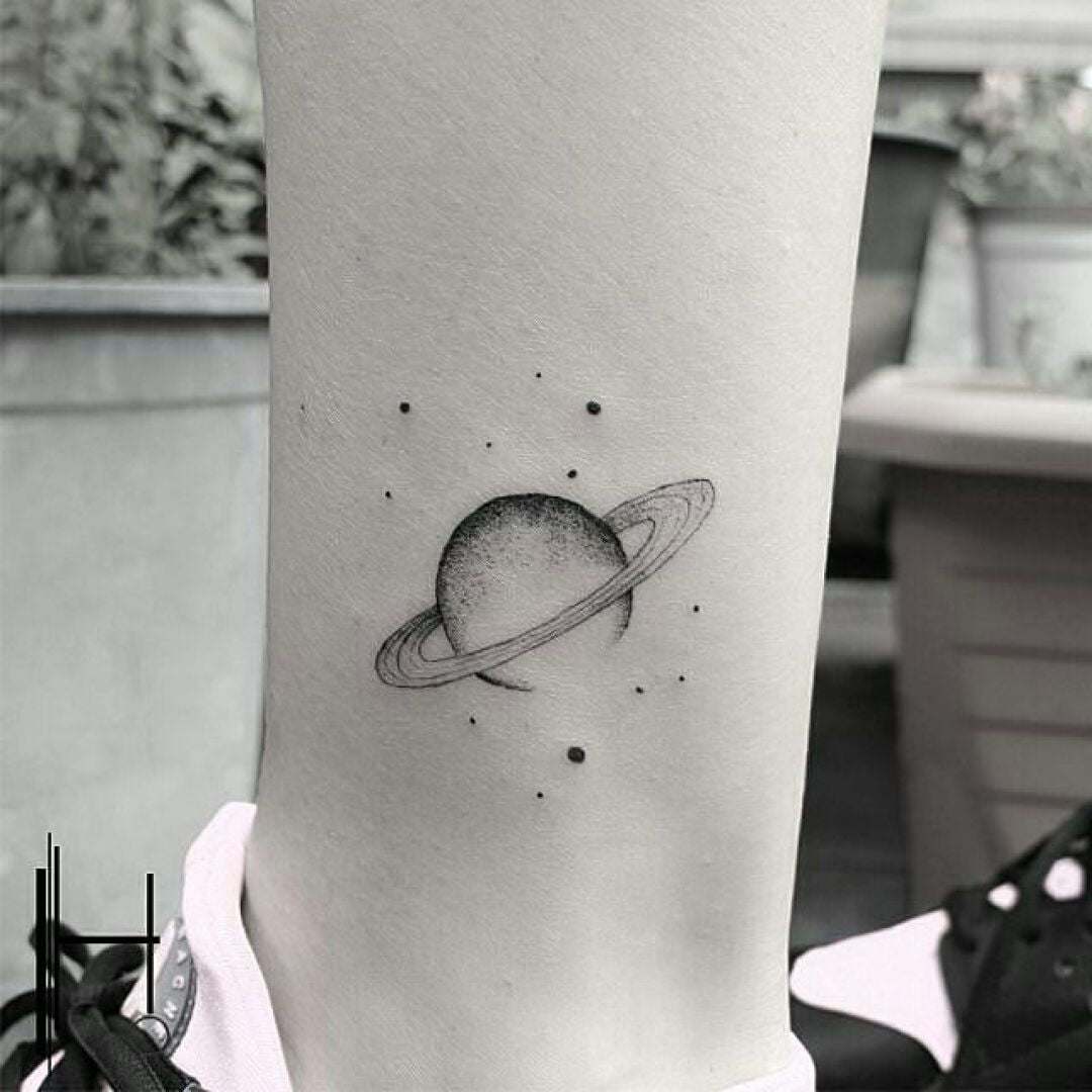 tatuajes de planetas pequenos 7