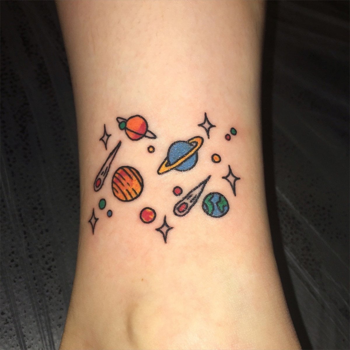 tatuajes de planetas pequenos 9