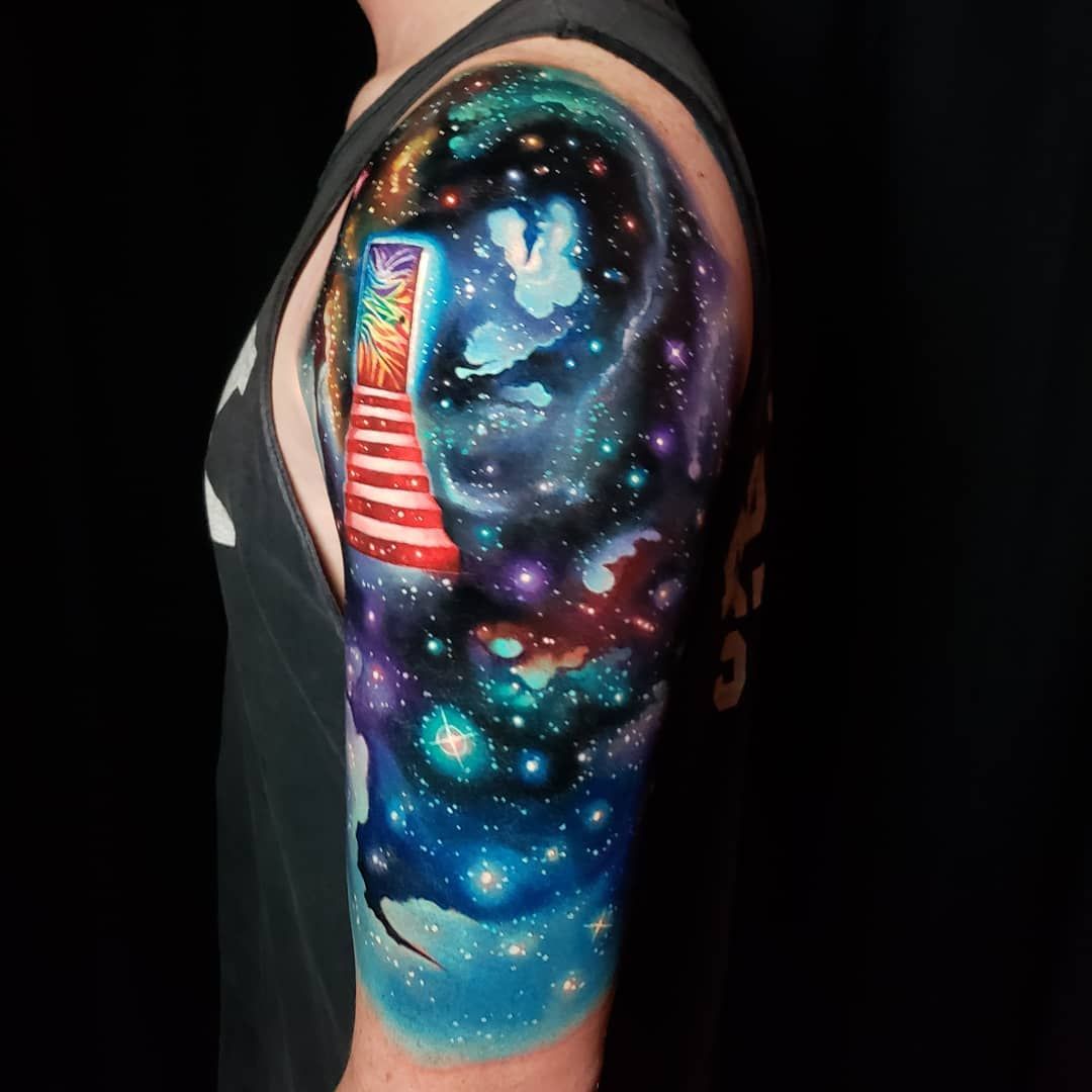 tatuajes de planetas y galaxias 10