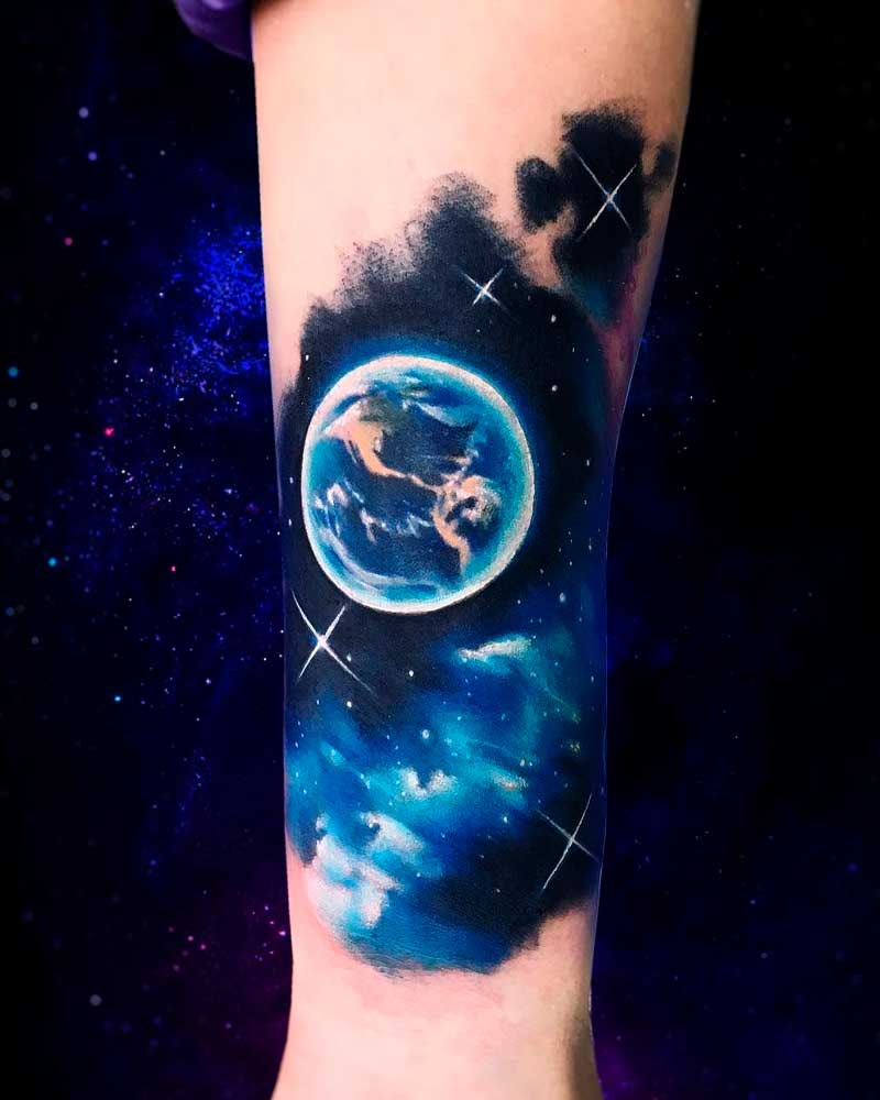 tatuajes de planetas y galaxias 12