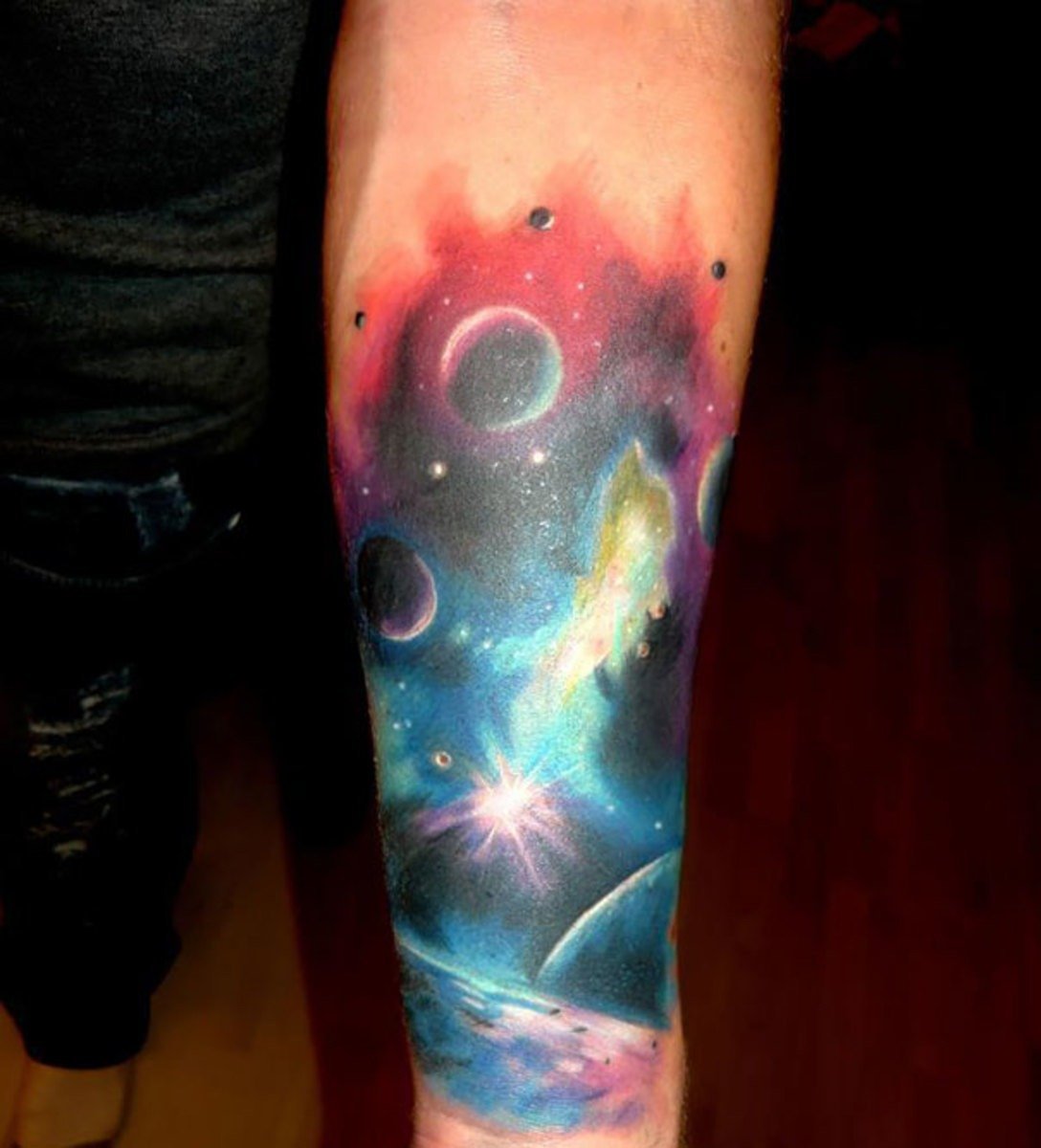 tatuajes de planetas y galaxias 15