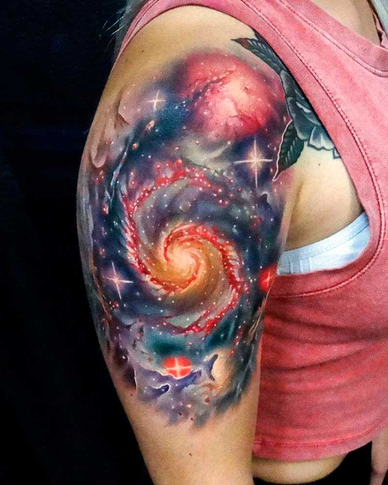 tatuajes de planetas y galaxias 20