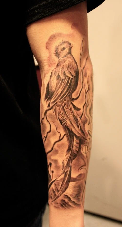 tatuajes de quetzales para hombres