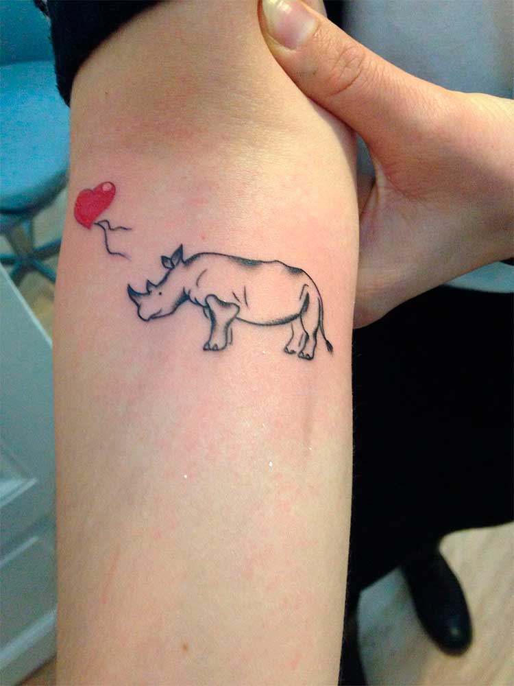 tatuajes de rinocerontes para chicas