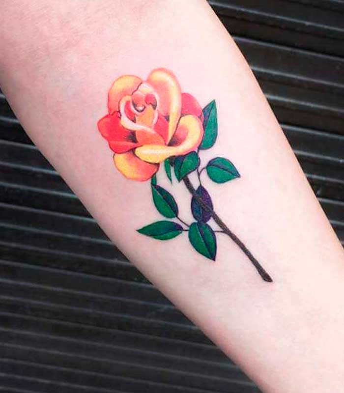 tatuajes de rosas naranjas