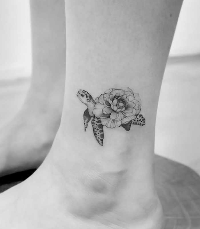 tatuajes de tortugas para mujeres