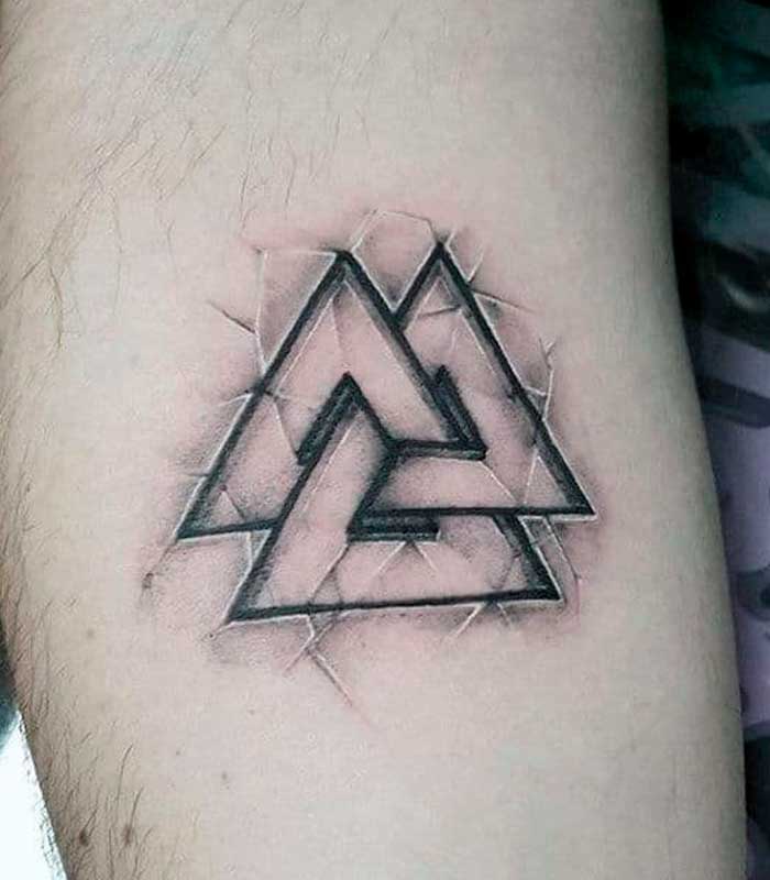 tatuajes de triangulos entrelazados