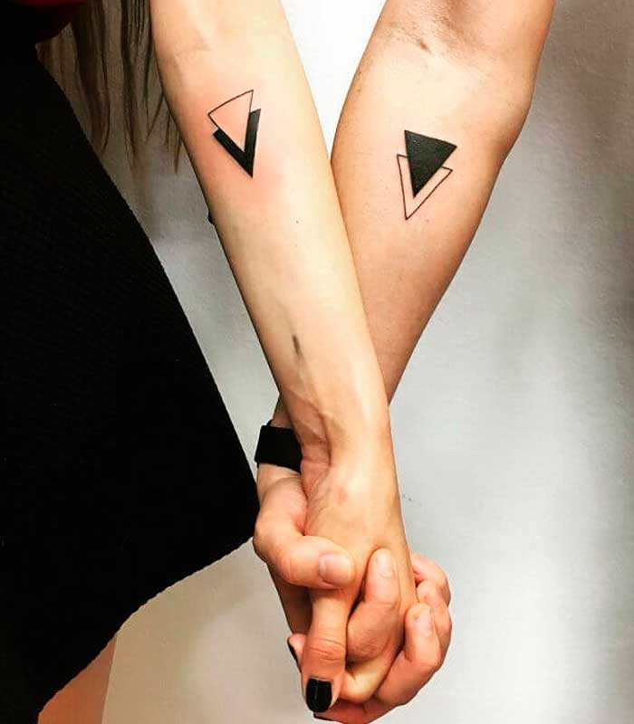 tatuajes de triangulos opuestos