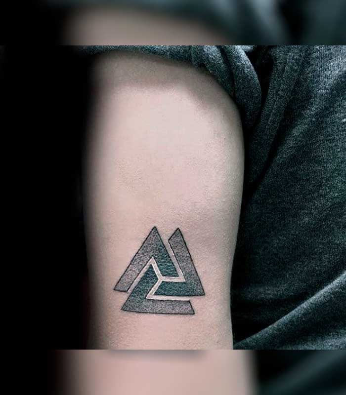tatuajes de triangulos vikingos