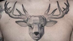Tatuajes de venados en el pecho