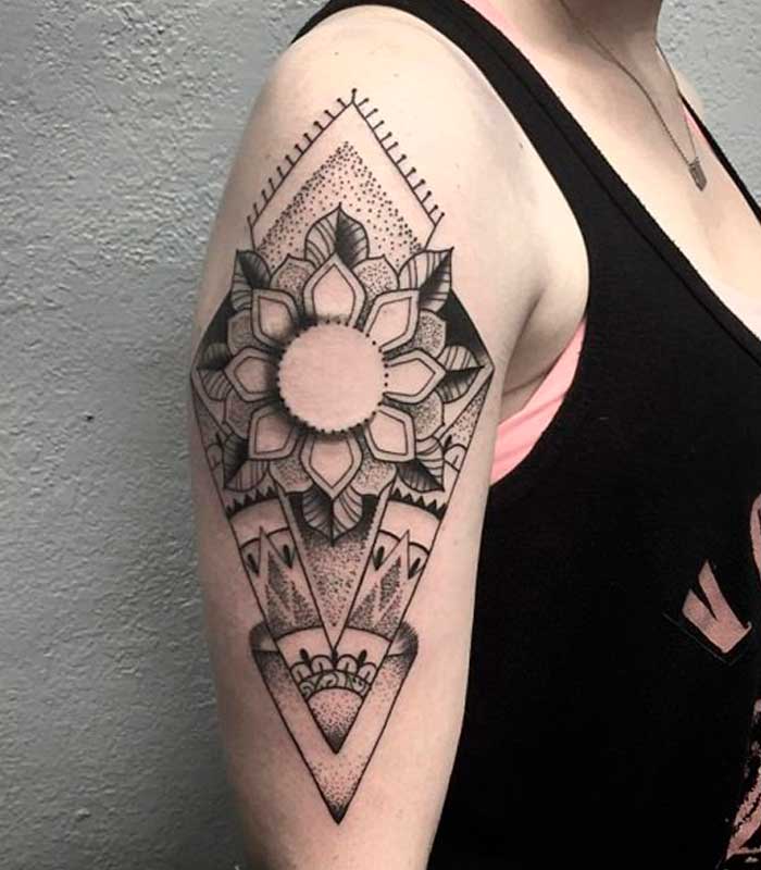tatuajes geometricos para chicas
