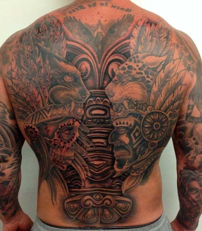 tatuajes mayas en la espalda