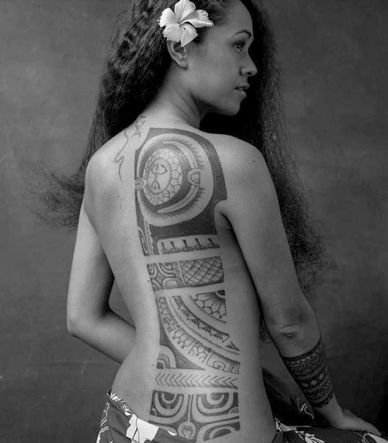 tatuajes polinesios para mujeres 19