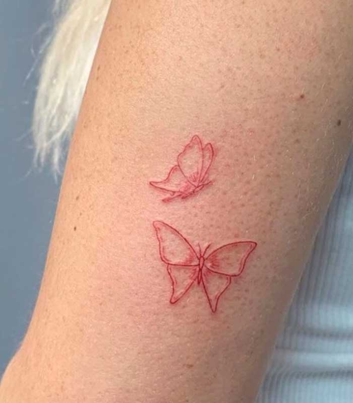 tatuajes rojos de mariposas