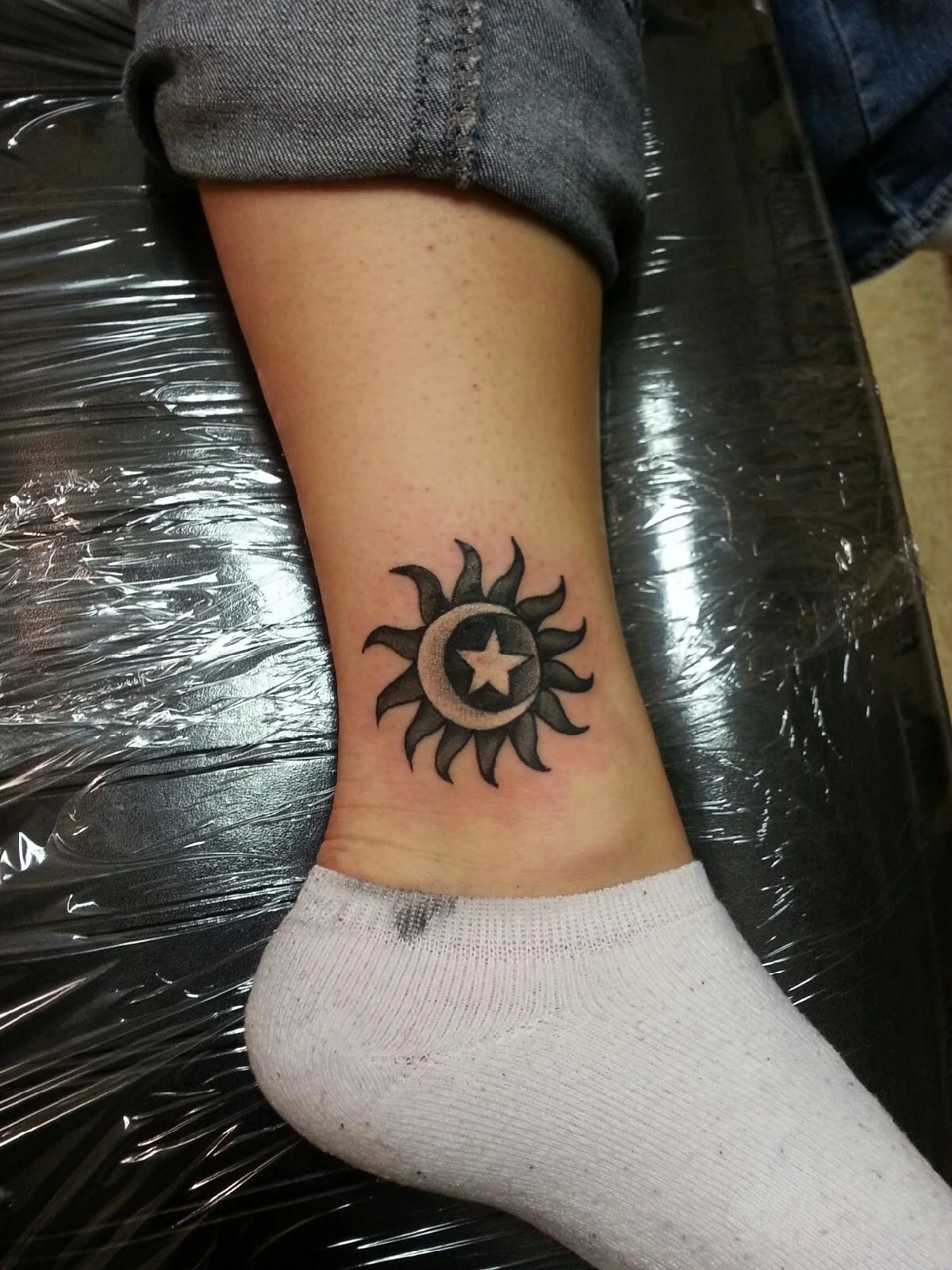 tatuajes sol luna y estrellas