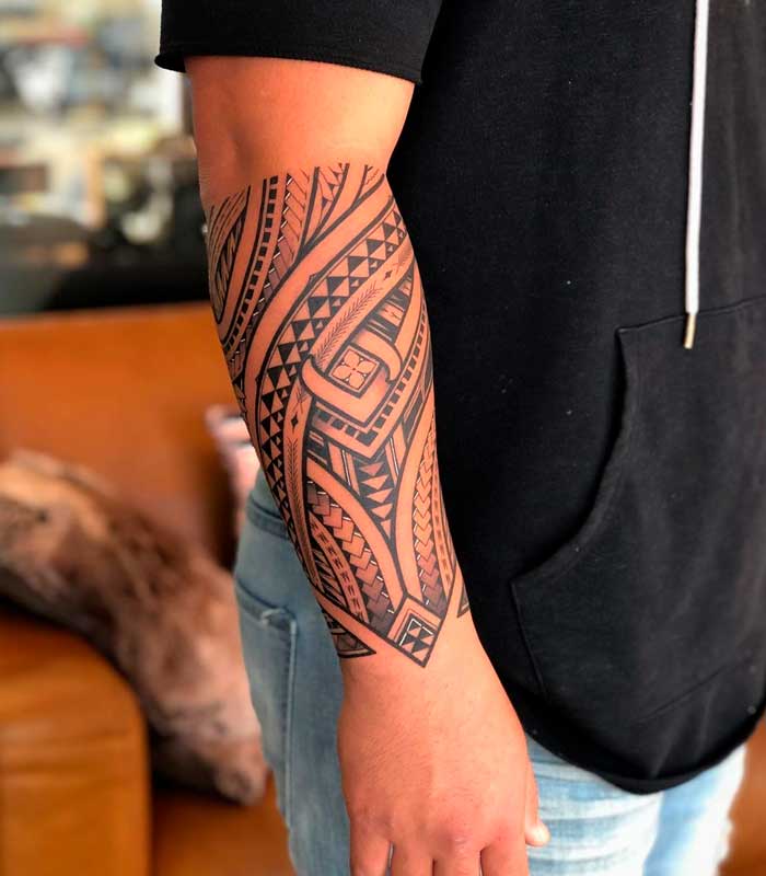 tatuajes tribales en el antebrazo