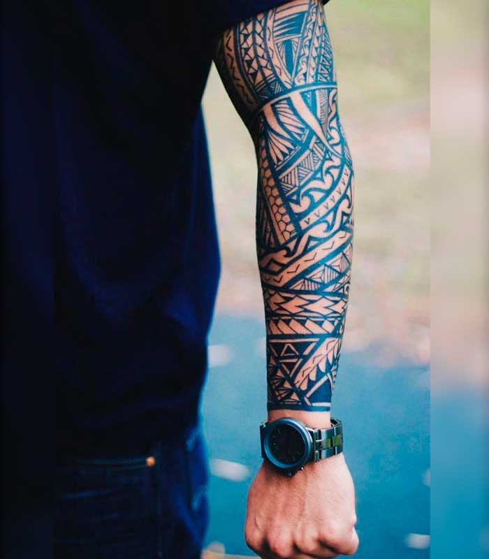 tatuajes tribales en el brazo