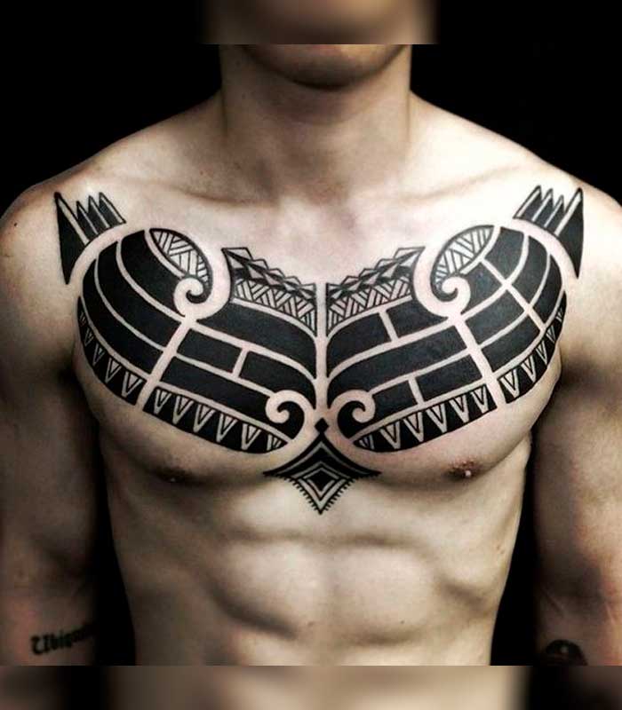 tatuajes tribales en el pecho