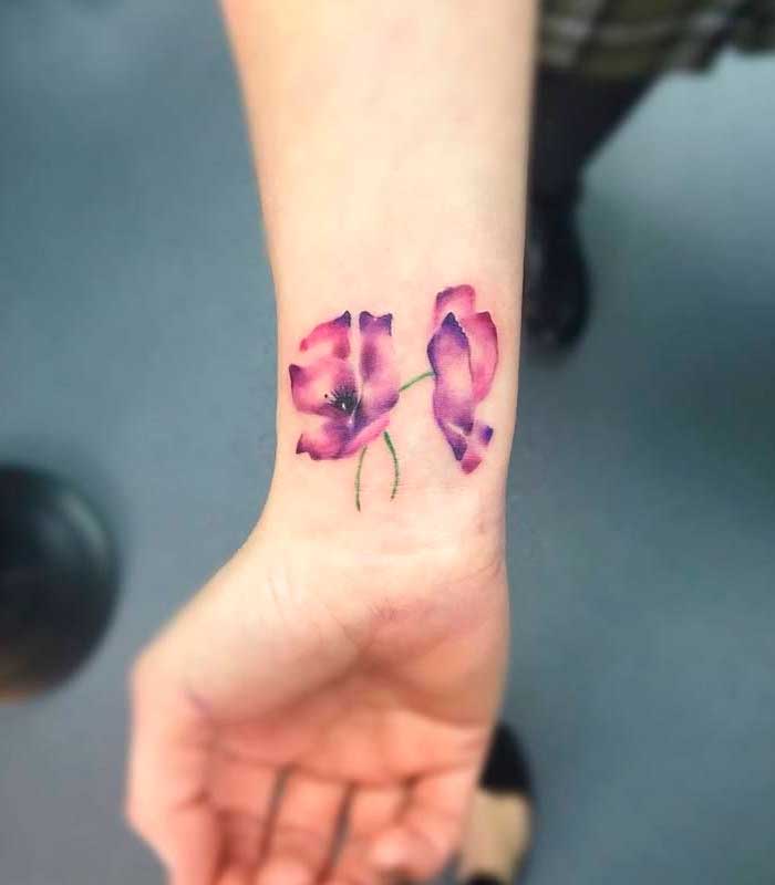 tatuajes violetas para damas
