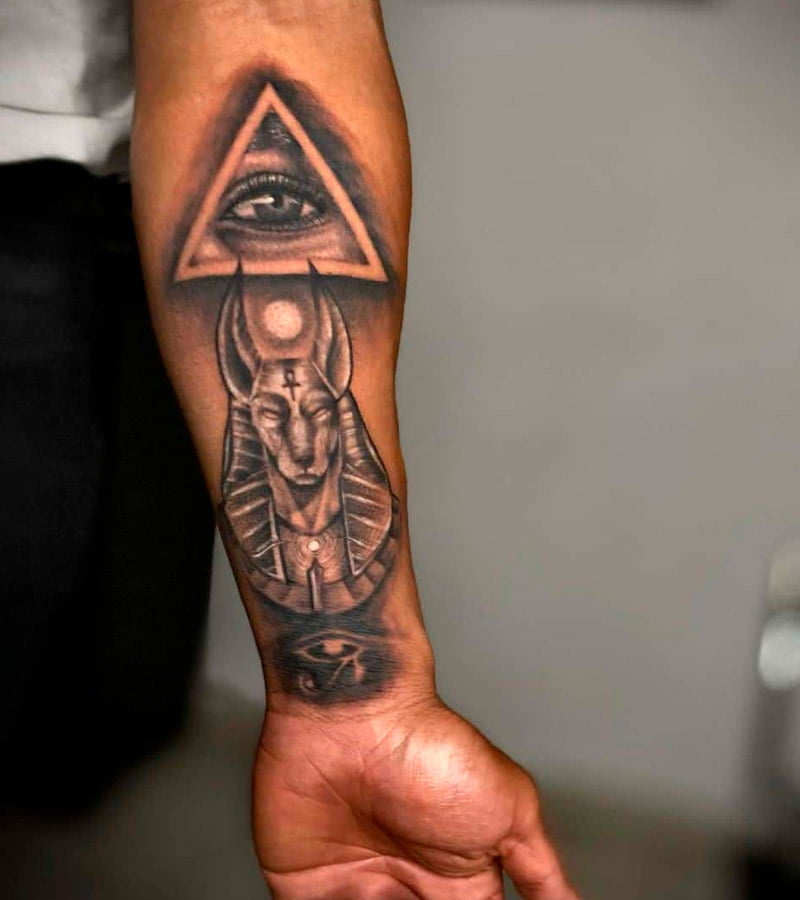 tatuajes de anubis en el brazo 2