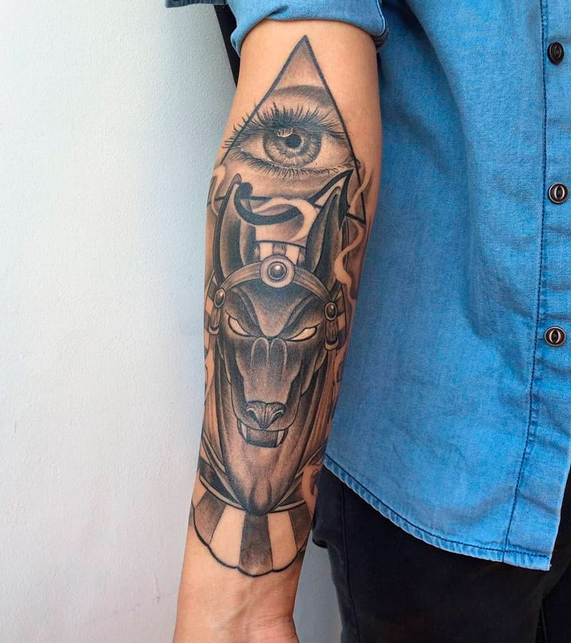 tatuajes de anubis en el brazo 5