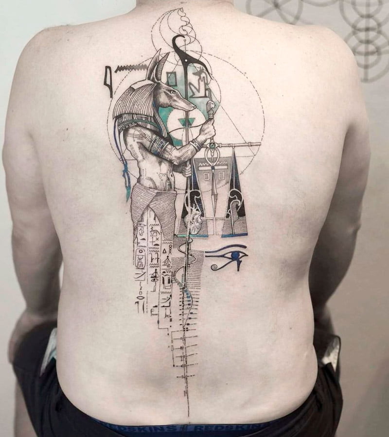 tatuajes de anubis en la espalda 6