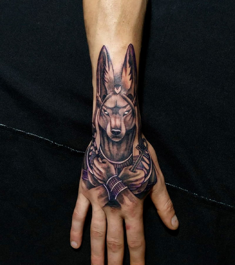 tatuajes de anubis en la mano 4