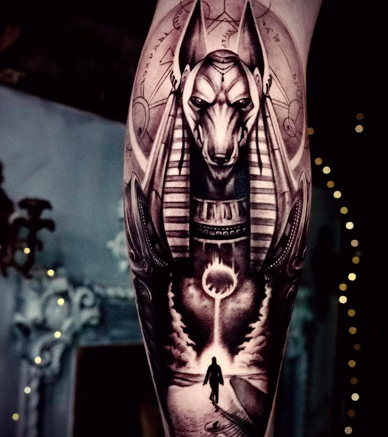 tatuajes de anubis en la pierna 2