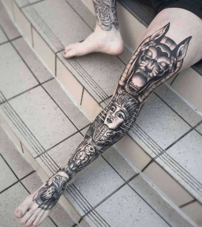 tatuajes de anubis en la pierna 8