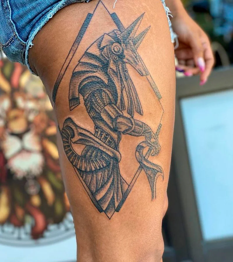 tatuajes de anubis para mujeres 17