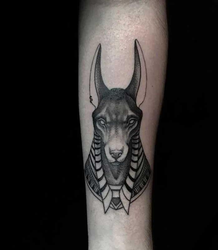 tatuajes de anubis pequenos 14