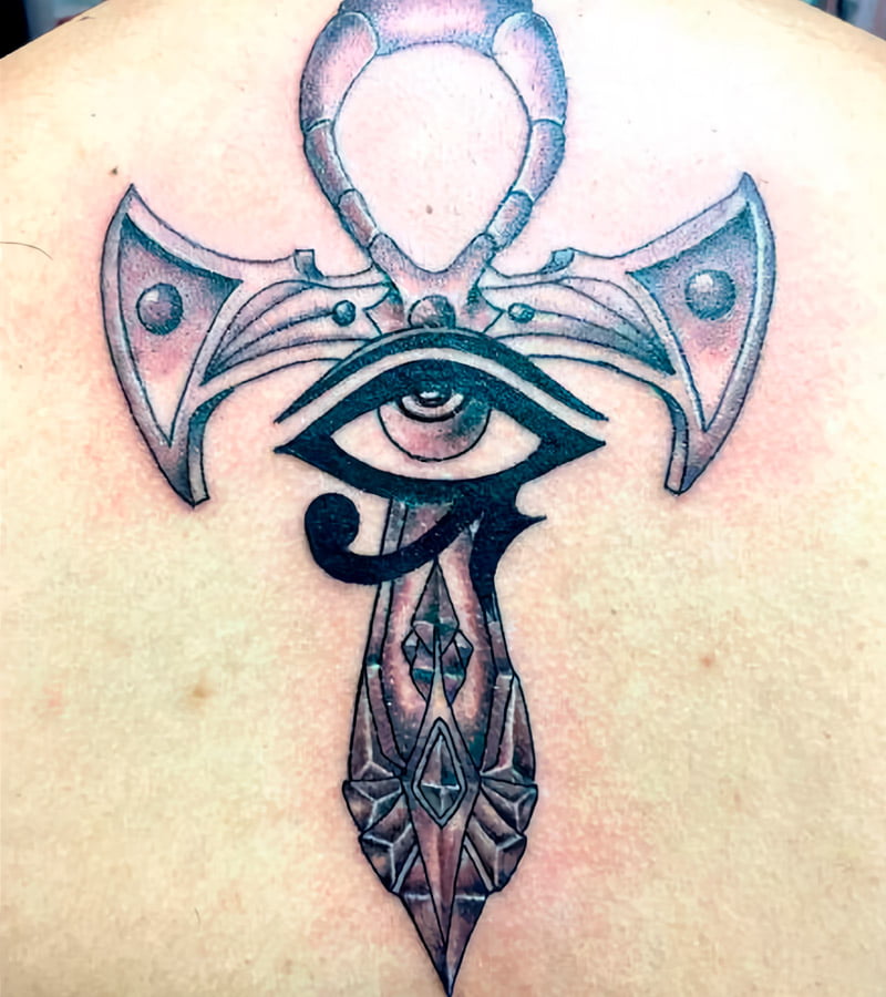 tatuajes de cruz egipcia y ojo de horus 10