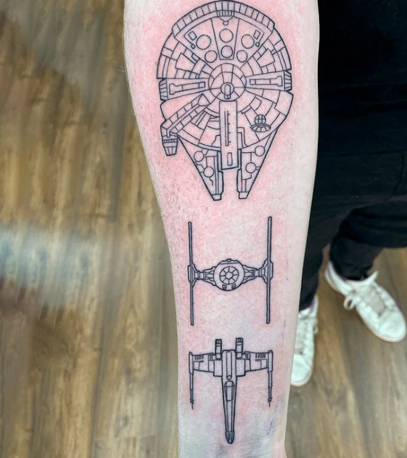 +150 Tatuajes de Star Wars: Significado y mejores diseños e imágenes 44 tatuajes de naves de star wars 7
