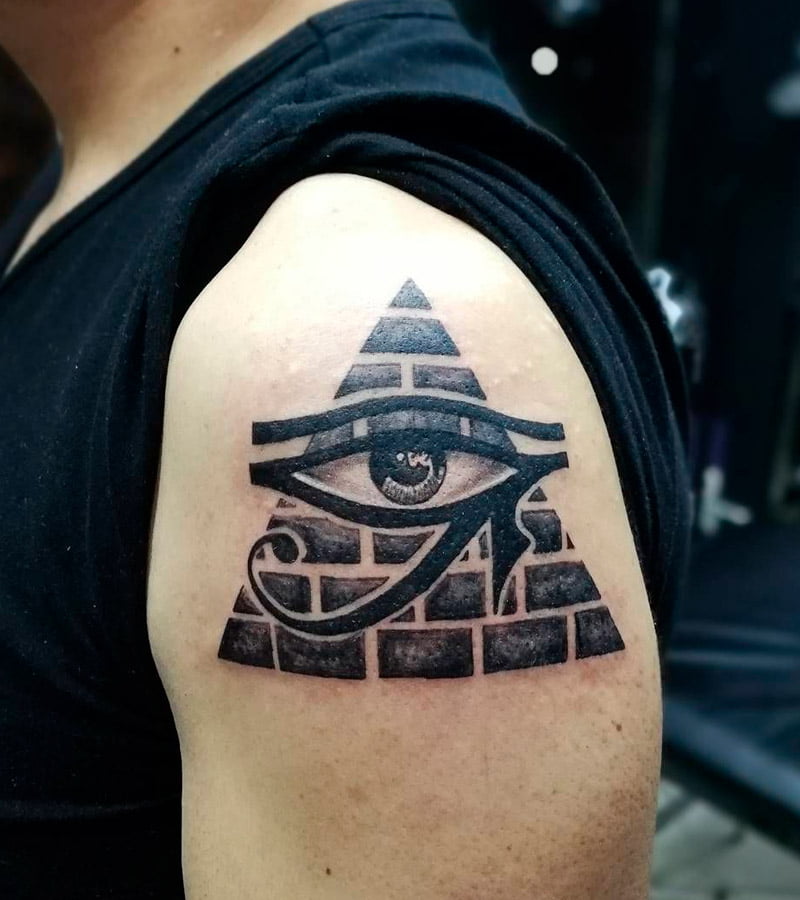 tatuajes de ojo de horus y piramides 1