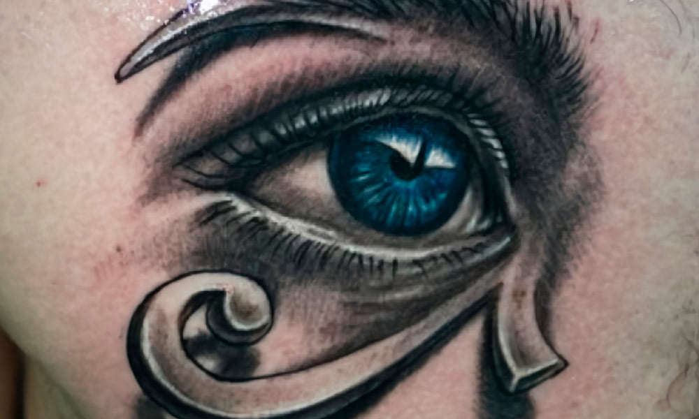 tatuajes de ojos de horus para hombres 2