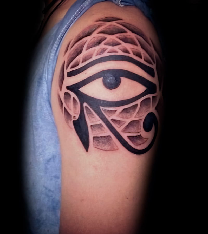 tatuajes de ojos de horus para hombres 5
