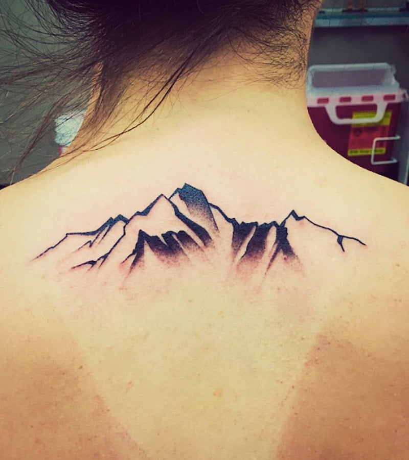 tatuajes de paisajes con montanas 10