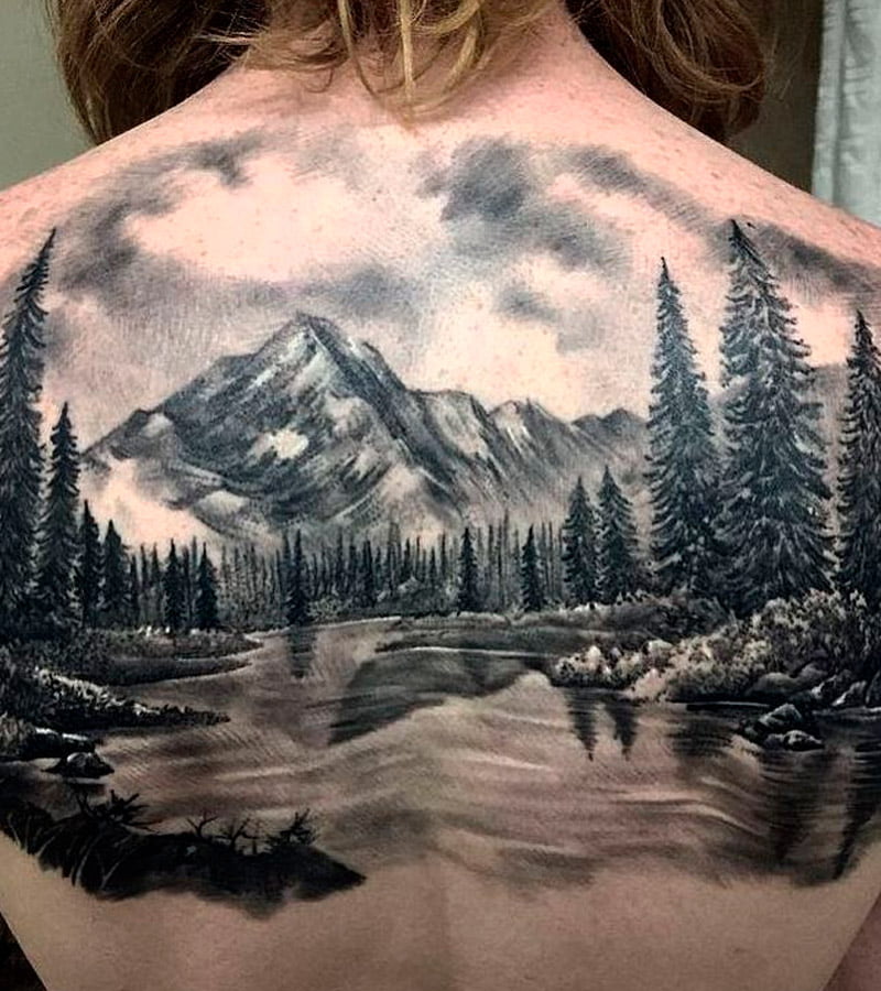 tatuajes de paisajes en la espalda 2