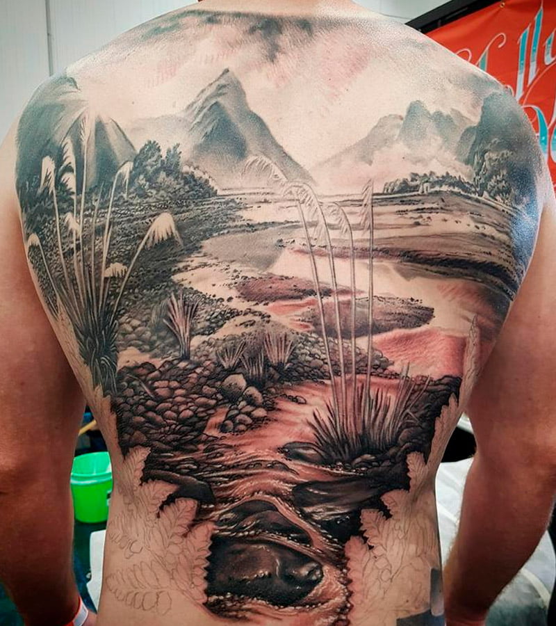 tatuajes de paisajes en la espalda 3