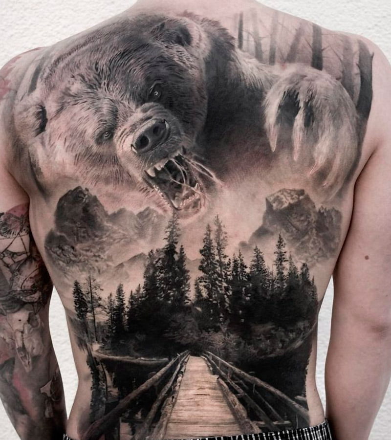 tatuajes de paisajes en la espalda 5