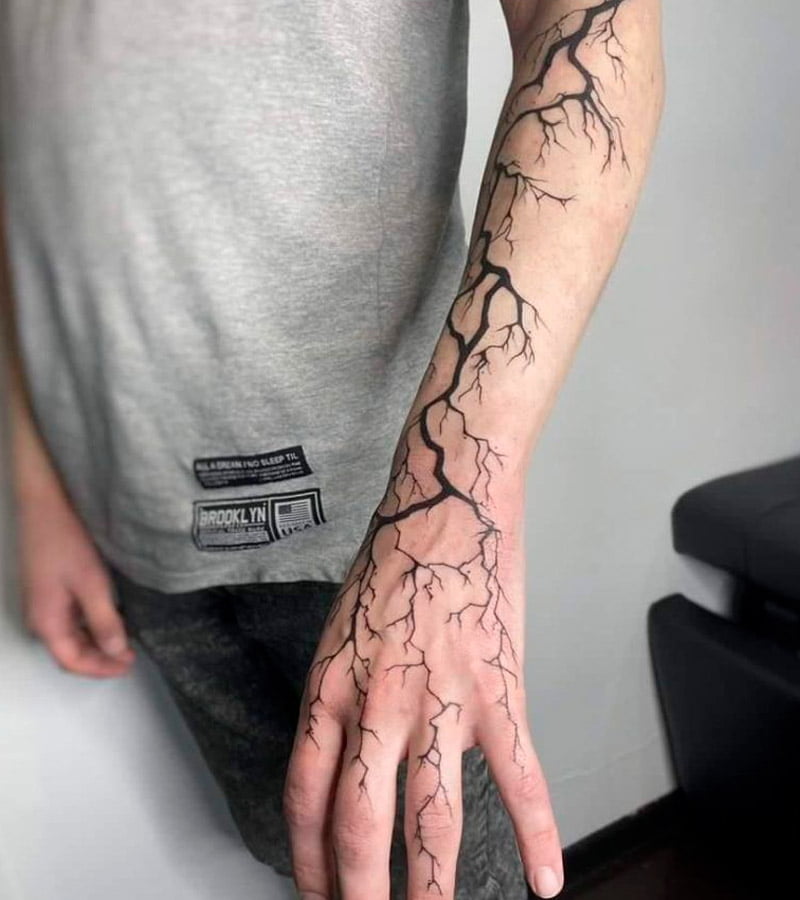 tatuajes de rayos en el brazo 1